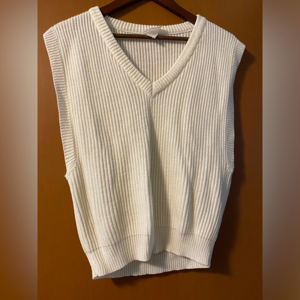 white/cream vintage knitted sweater vest